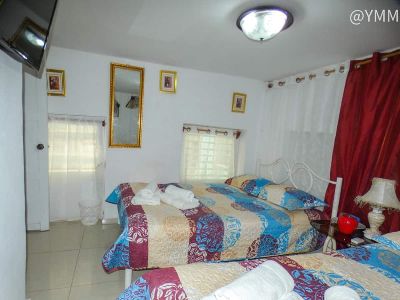 Hostal Gisela23